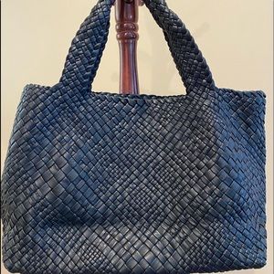 Weaved leather shoulder bag